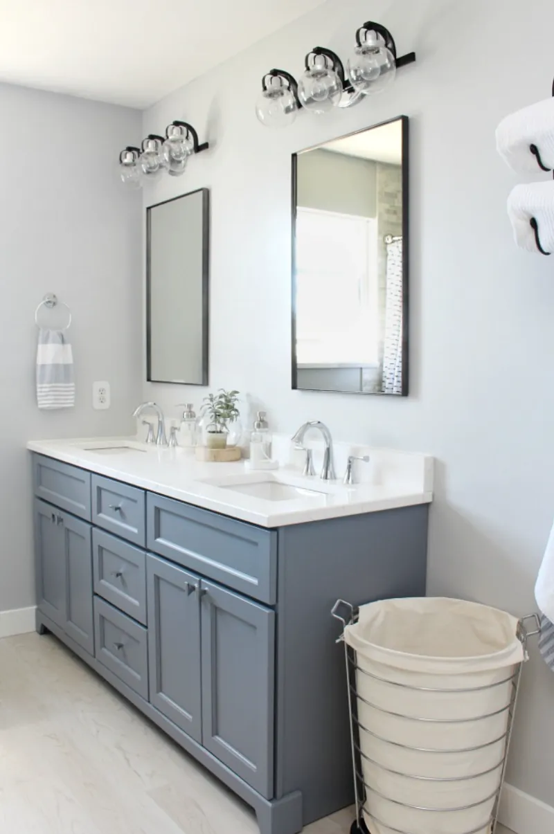 Makeover of a Bathroom in a Coastal Style